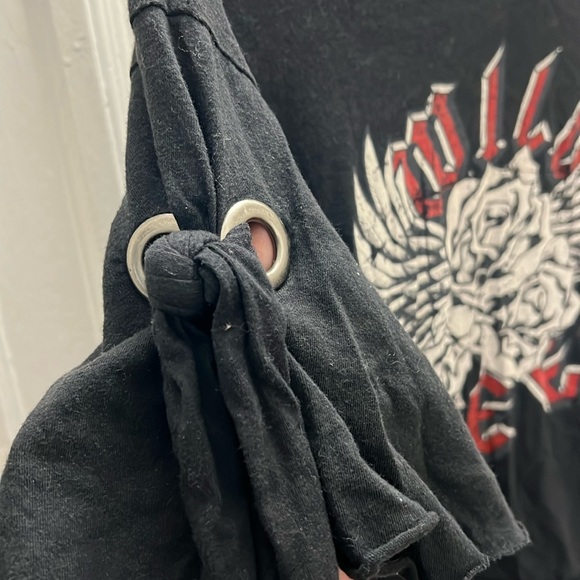 Graphic Print Cropped Rocker Tee - Picture 6 of 7